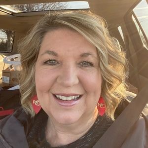 Meet your Posher, Dee